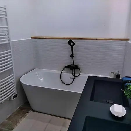 Vila M Comme Maison A La *
