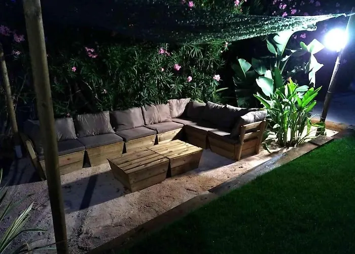 빌라 M Comme Maison A La 라론드레모레